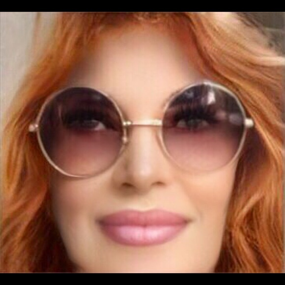 Meet your Posher, Ellen - Picture 1 of 1